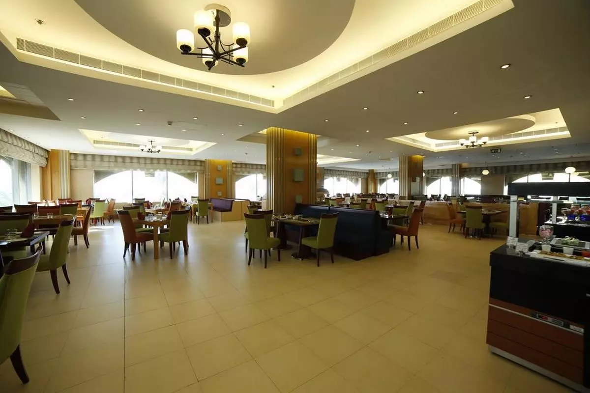 city season hotel muscat food (Copy).jpg